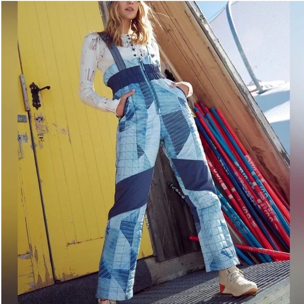 FREE PEOPLE ALL PREPPED SNOW BIB OVERALLS- INDIGO PATCH COMBO (RARE!!!)